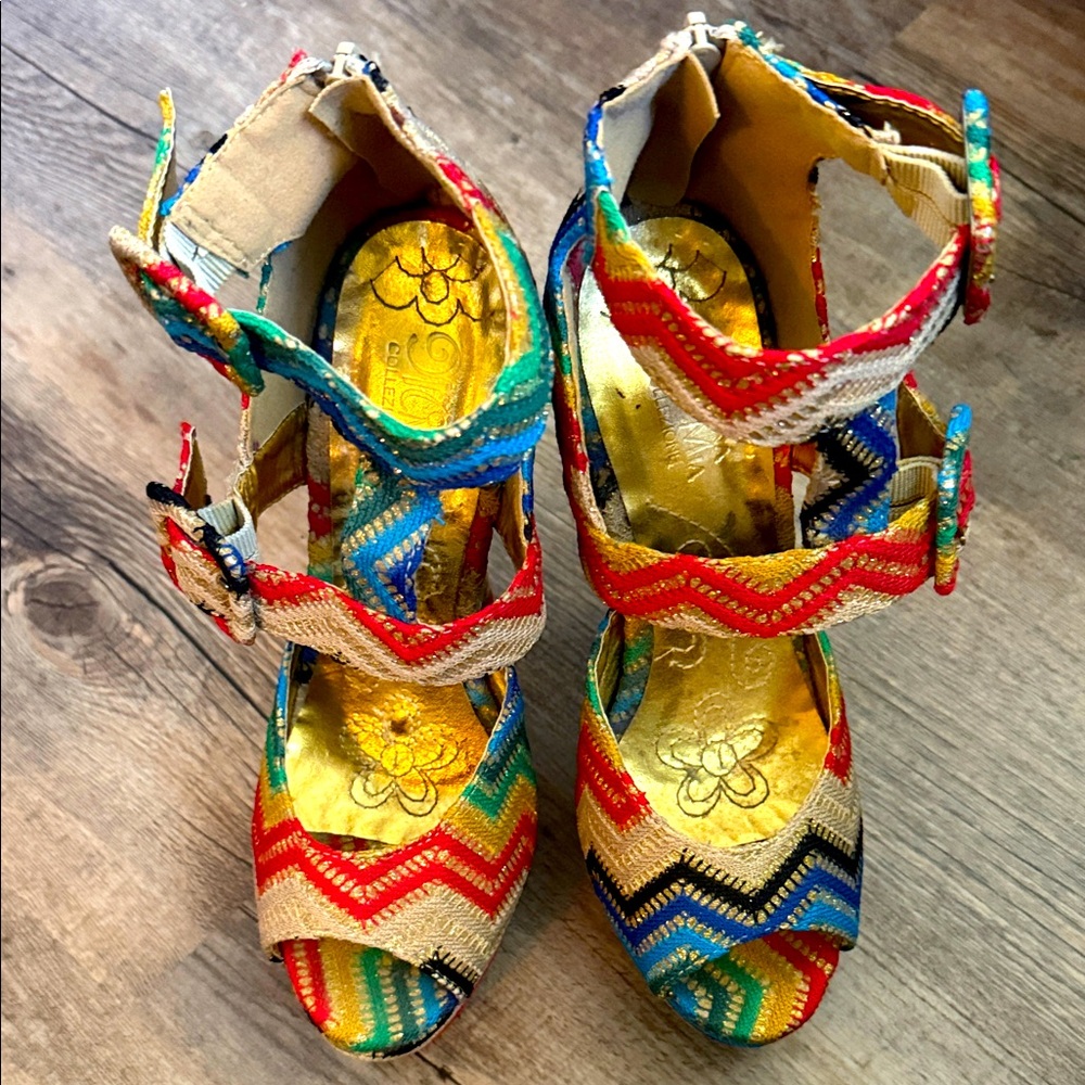 Mona Mia  Colorful Zigzag Women's 4 inch platform Sandals EUC